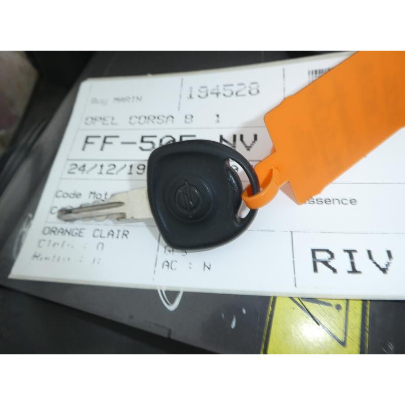 Serrure de coffre OPEL CORSA B Photo n°7