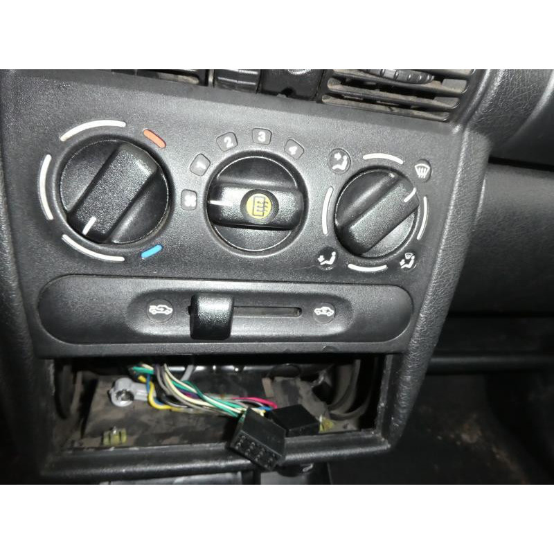 Serrure de coffre OPEL CORSA B Photo n°13