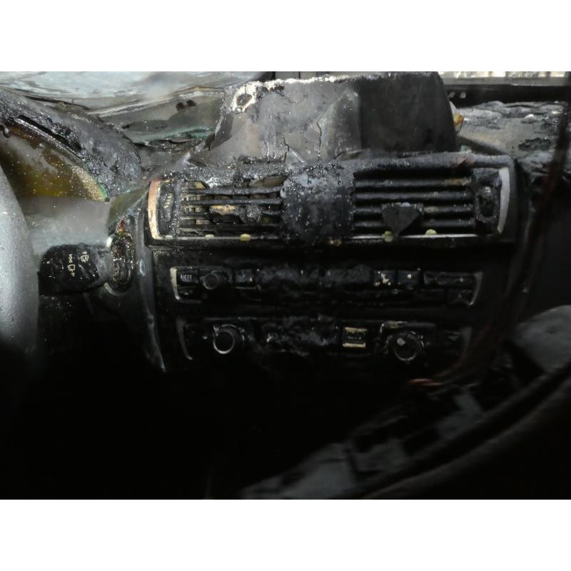 Verin de coffre BMW SERIE 1 F20 Photo n°7