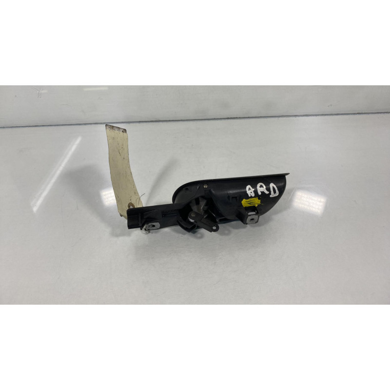 Poignee interieur arriere droit VOLKSWAGEN GOLF 5 Photo n°2