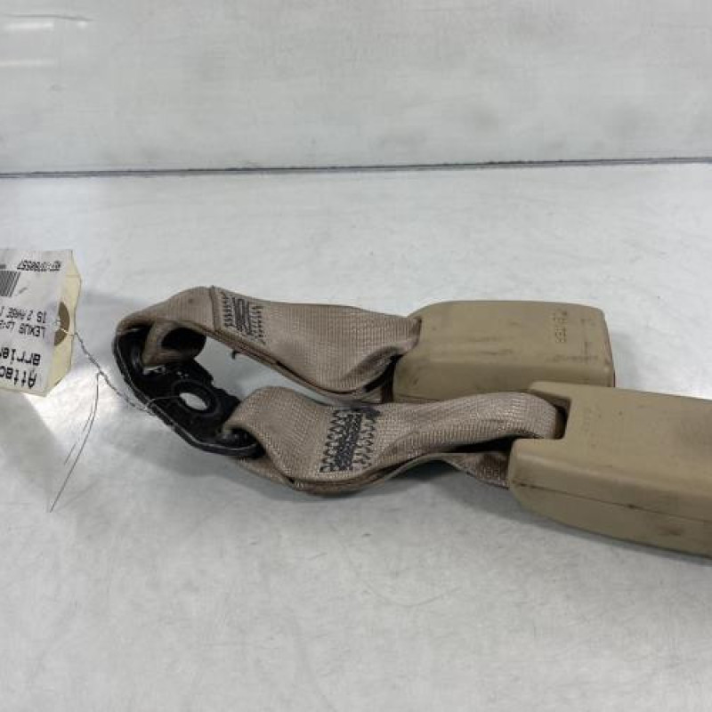 Attache ceinture arriere gauche LEXUS IS 2 Photo n°1