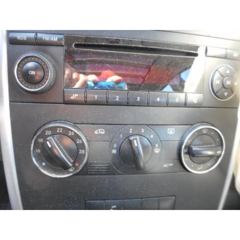 Verin de coffre MERCEDES CLASSE B 245 Photo n°8
