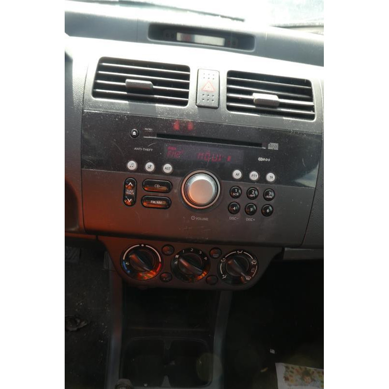 Porte avant gauche SUZUKI SWIFT 3 Photo n°6