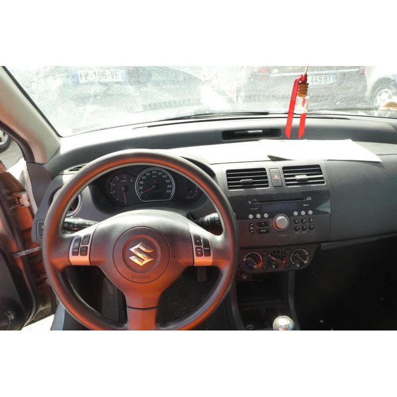 Porte avant gauche SUZUKI SWIFT 3 Photo n°13