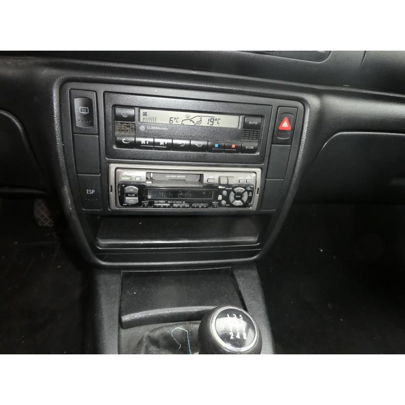 Porte arriere gauche VOLKSWAGEN PASSAT 4 Photo n°7