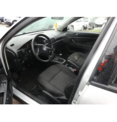Pretensionneur de ceinture avant droit VOLKSWAGEN PASSAT 4