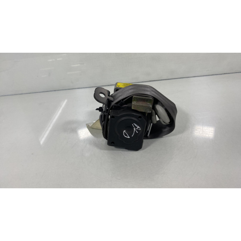 Pretensionneur de ceinture avant droit VOLKSWAGEN GOLF 4 Photo n°2