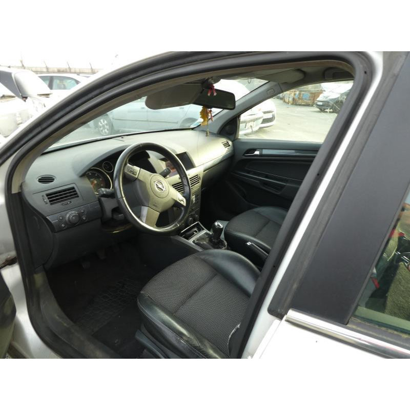 Malle/Hayon arriere OPEL ASTRA H Photo n°12