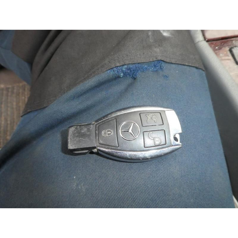 Ceinture arriere gauche MERCEDES CLASSE E 210 Photo n°6