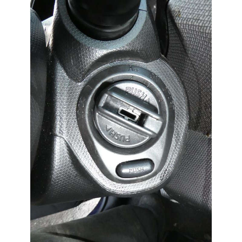 Verin de coffre NISSAN MICRA 3 Photo n°9