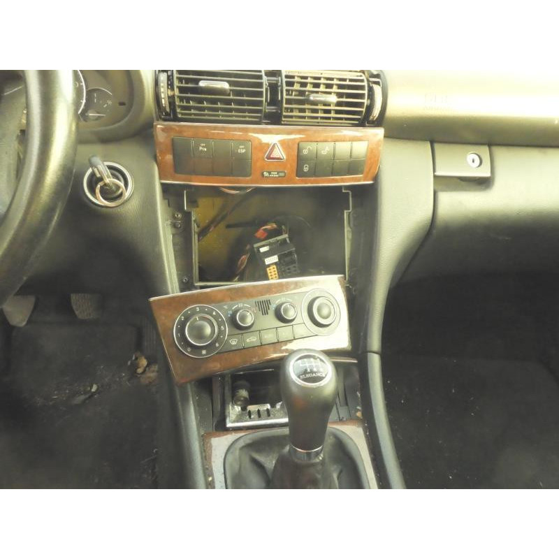 Bouton de warning MERCEDES CLASSE C 203 Photo n°12