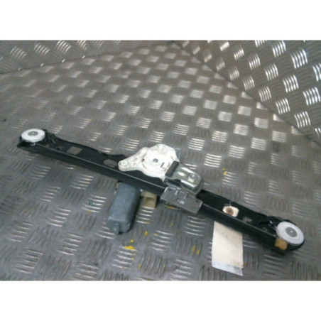 Leve vitre electrique arriere droit MERCEDES CLASSE C 203 Photo n°1