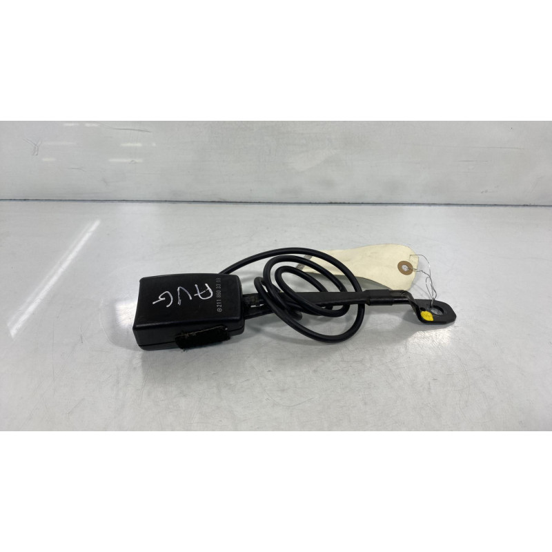 Attache ceinture avant gauche MERCEDES CLASSE E 211 Photo n°2