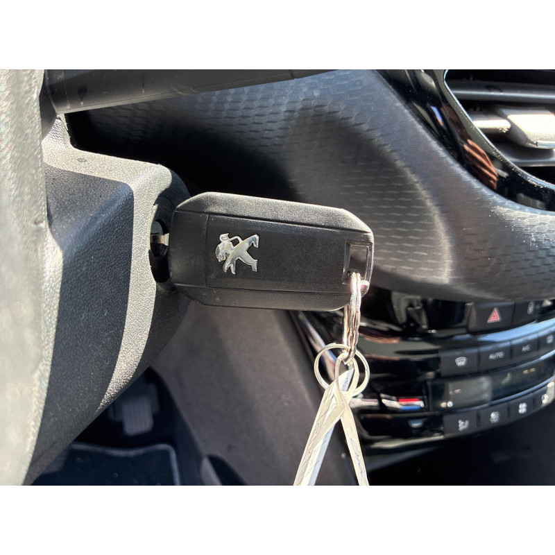 PEUGEOT 2008 1 PHASE 1 1.2 PURETECH - 12V TURBO Photo n°21
