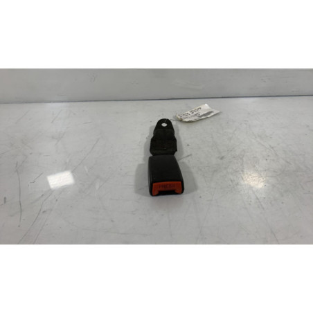 Attache ceinture arriere droit SUZUKI ALTO 3 Photo n°1