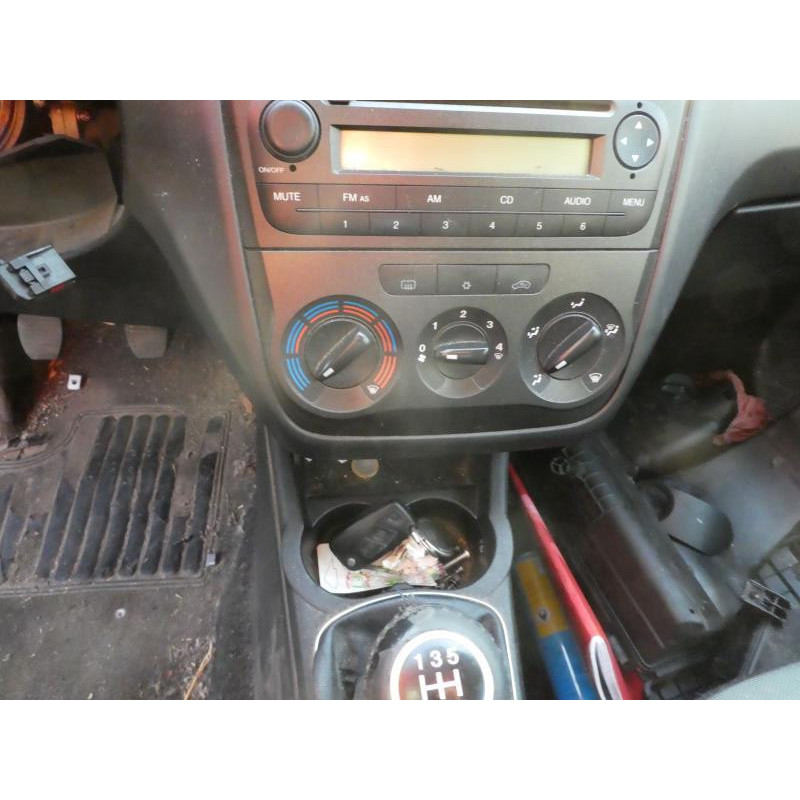 Verin de coffre FIAT GRANDE PUNTO Photo n°9