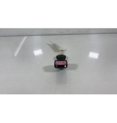 Attache ceinture arriere droit CITROEN C8 Photo n°1