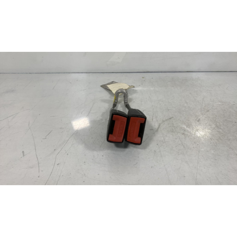 Attache ceinture arriere centrale CITROEN C3 PLURIEL Photo n°2