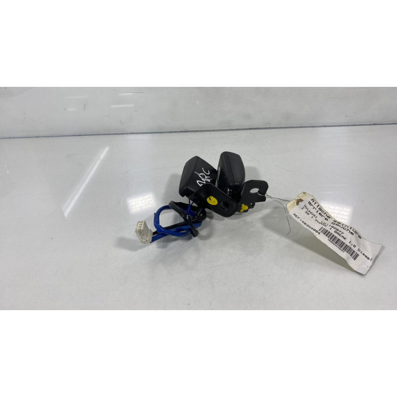 Attache ceinture arriere gauche HYUNDAI I 30 1 Photo n°1
