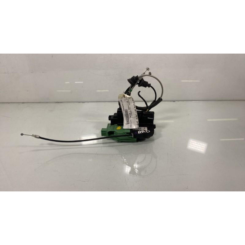 Serrure arriere droit HYUNDAI I 30 1 Photo n°2