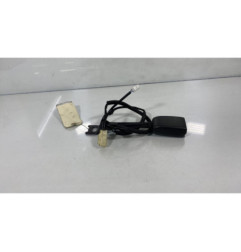 Attache ceinture avant droit TOYOTA YARIS 2