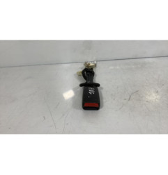 Attache ceinture avant gauche TOYOTA YARIS 2 Photo n°1