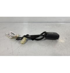 Attache ceinture avant gauche TOYOTA YARIS 2