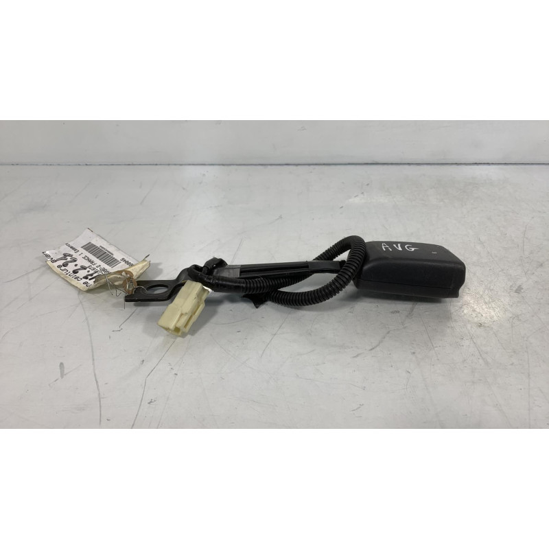 Attache ceinture avant gauche TOYOTA YARIS 2 Photo n°2