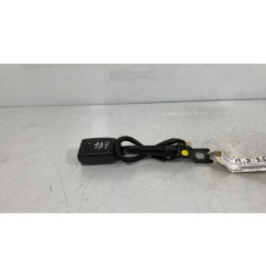 Attache ceinture avant gauche TOYOTA YARIS 2