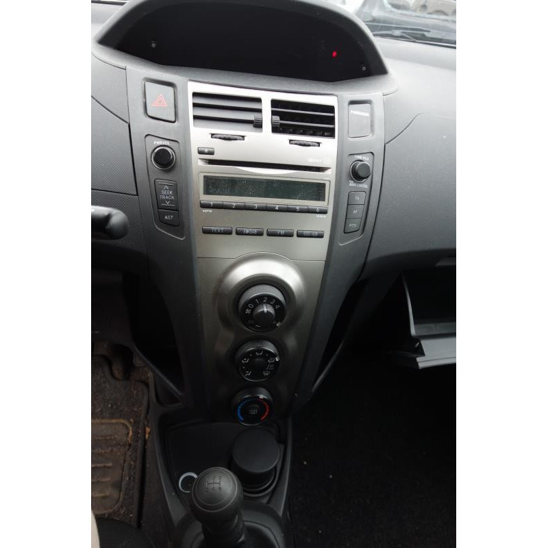 Bouton de warning TOYOTA YARIS 2 Photo n°5