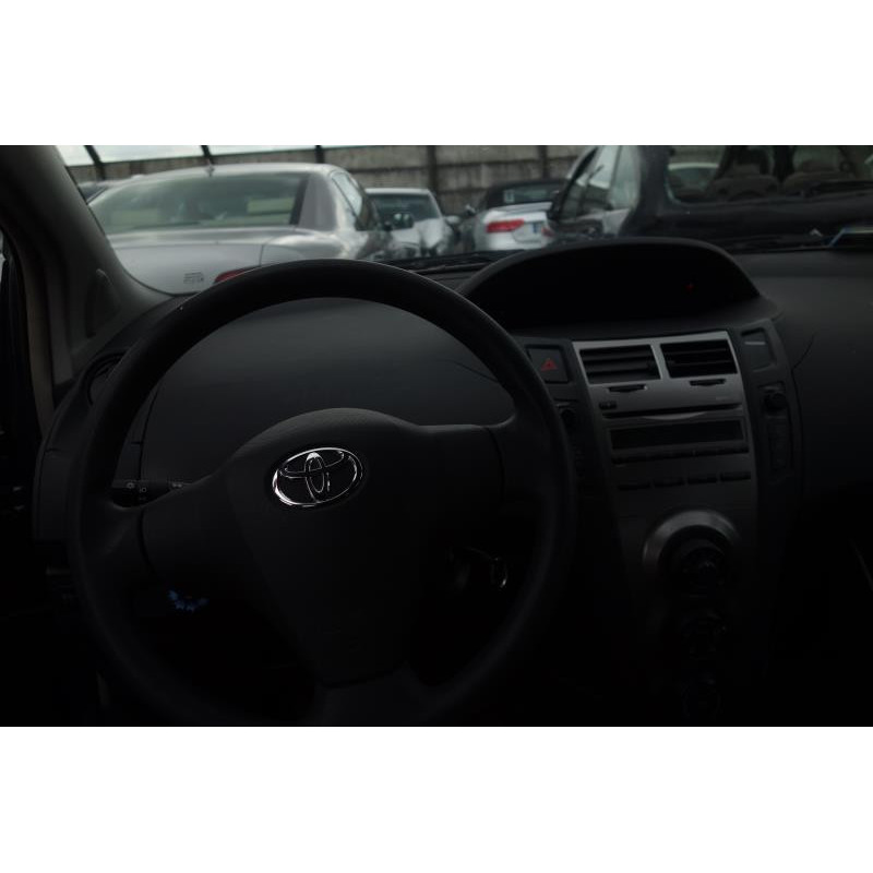 Bouton de warning TOYOTA YARIS 2 Photo n°6