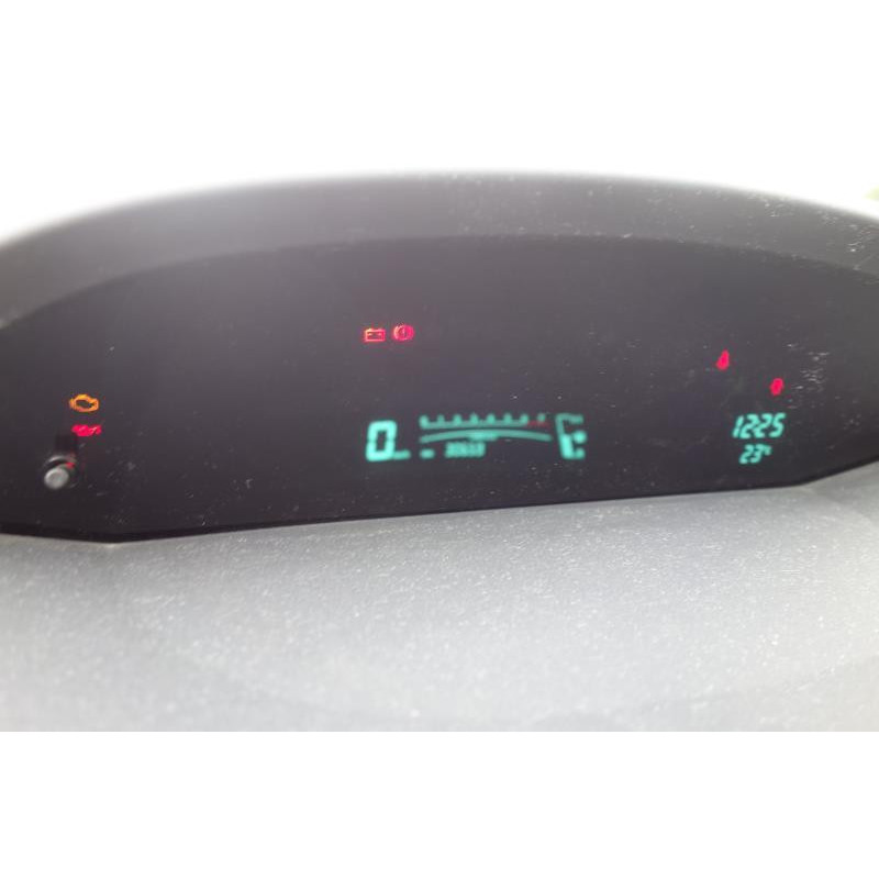 Bouton de warning TOYOTA YARIS 2 Photo n°12