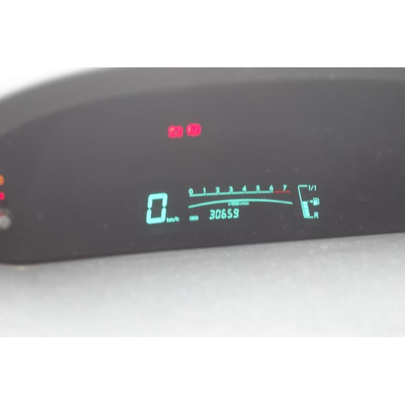 Bouton de warning TOYOTA YARIS 2 Photo n°14