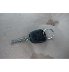 Bouton de warning TOYOTA YARIS 2