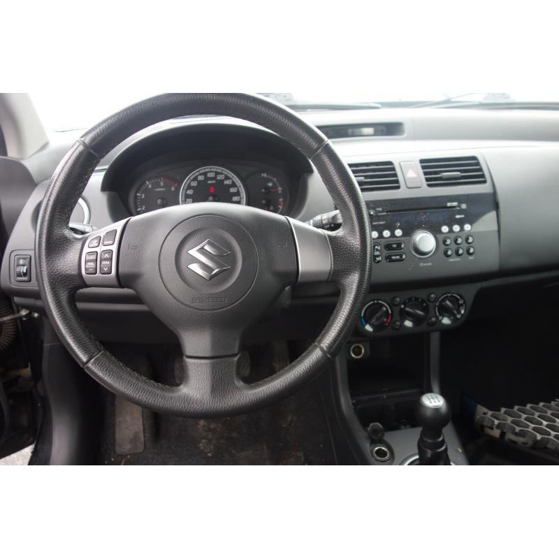 Porte avant droit SUZUKI SWIFT 3 Photo n°11
