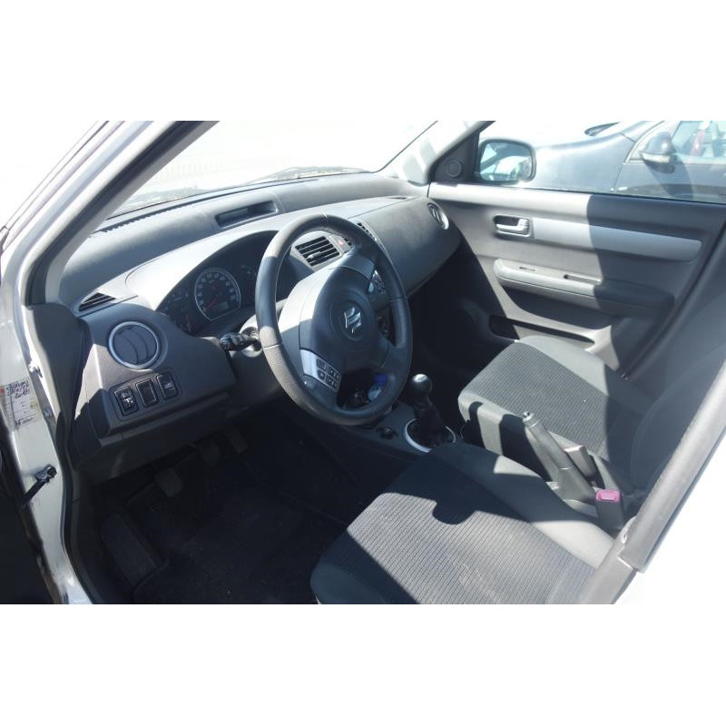 Porte avant gauche SUZUKI SWIFT 3 Photo n°7