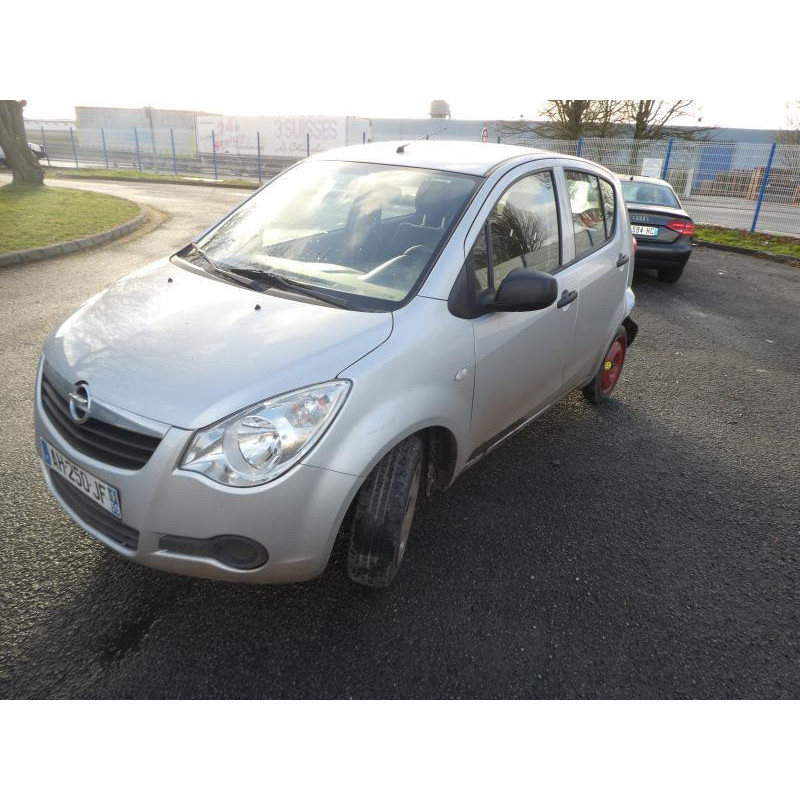 Attache ceinture arriere centrale OPEL AGILA B Photo n°4