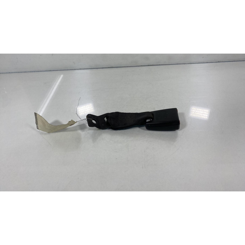 Attache ceinture arriere gauche BMW SERIE 1 E87 Photo n°2