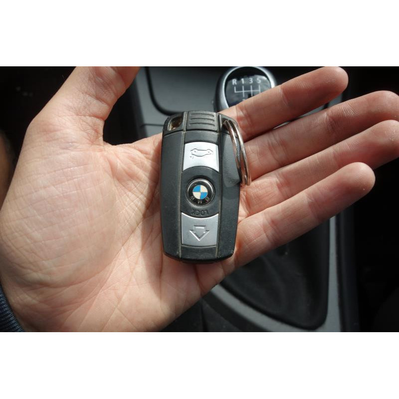 Attache ceinture arriere gauche BMW SERIE 1 E87 Photo n°10