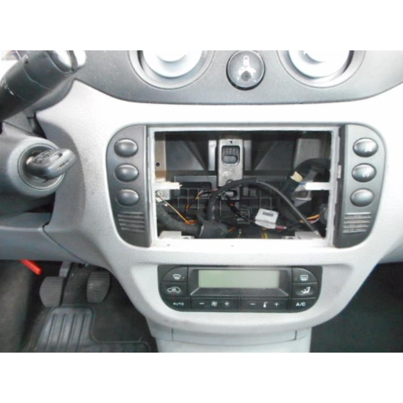 Porte avant droit CITROEN C3 PLURIEL Photo n°10