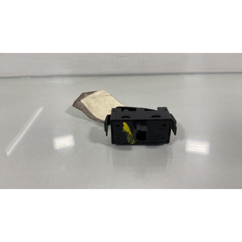 Bouton de warning DACIA LODGY Photo n°2