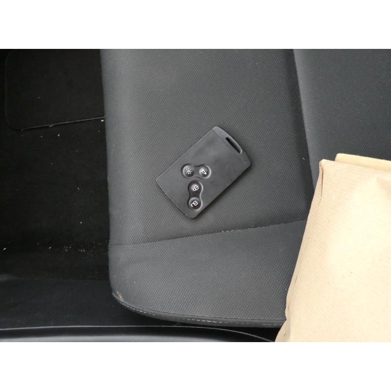 Verin de coffre RENAULT MEGANE 3 Photo n°9