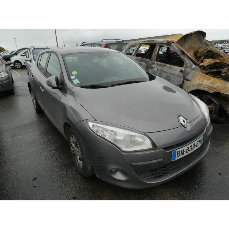 Verin de coffre RENAULT MEGANE 3 Photo n°10