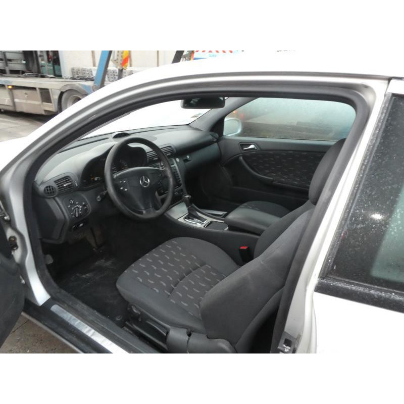 Pare choc arriere MERCEDES CLASSE C 203 COUPE SPORT Photo n°10