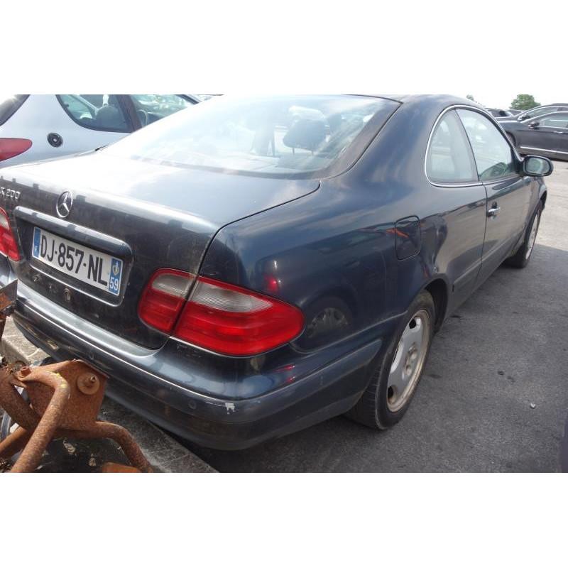 Attache ceinture avant droit MERCEDES CLASSE CLK 208 Photo n°10