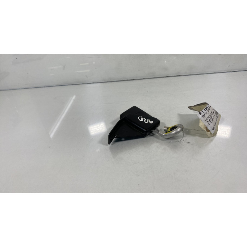Attache ceinture arriere droit MERCEDES CLASSE CLK 208 Photo n°1