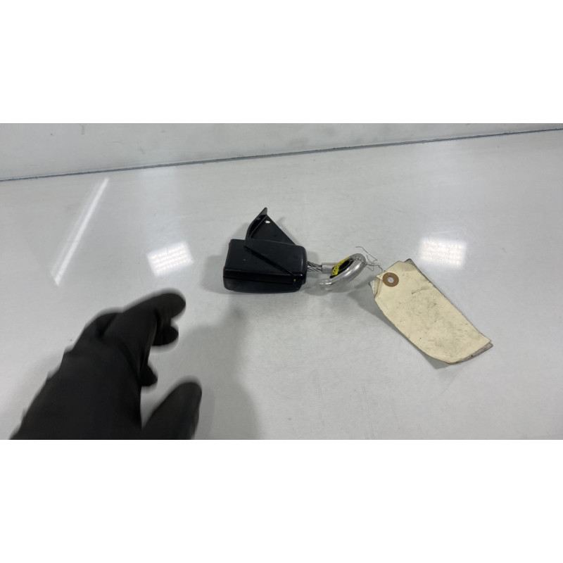 Attache ceinture arriere gauche MERCEDES CLASSE CLK 208 Photo n°2