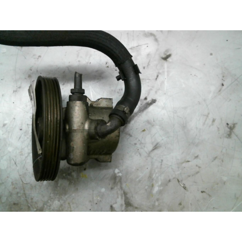 Pompe de direction AUDI A4 2 Photo n°1