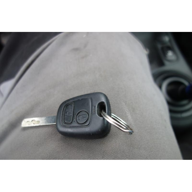 Serrure avant droit CITROEN C2 Photo n°13