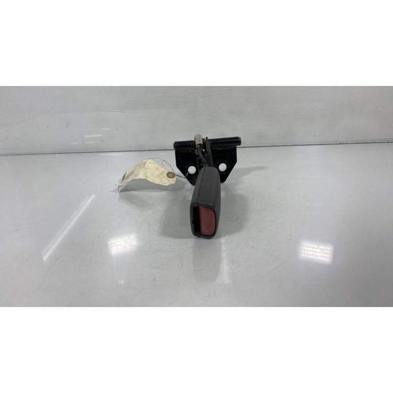 Attache ceinture arriere gauche VOLVO V 40 1 Photo n°1
